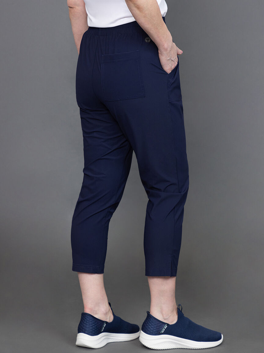 25&rdquo; Pull-On Technical Capris 