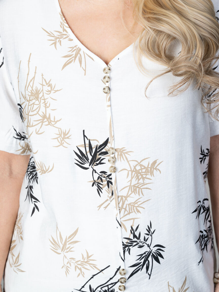 Short Sleeve Shirt With Button Accents