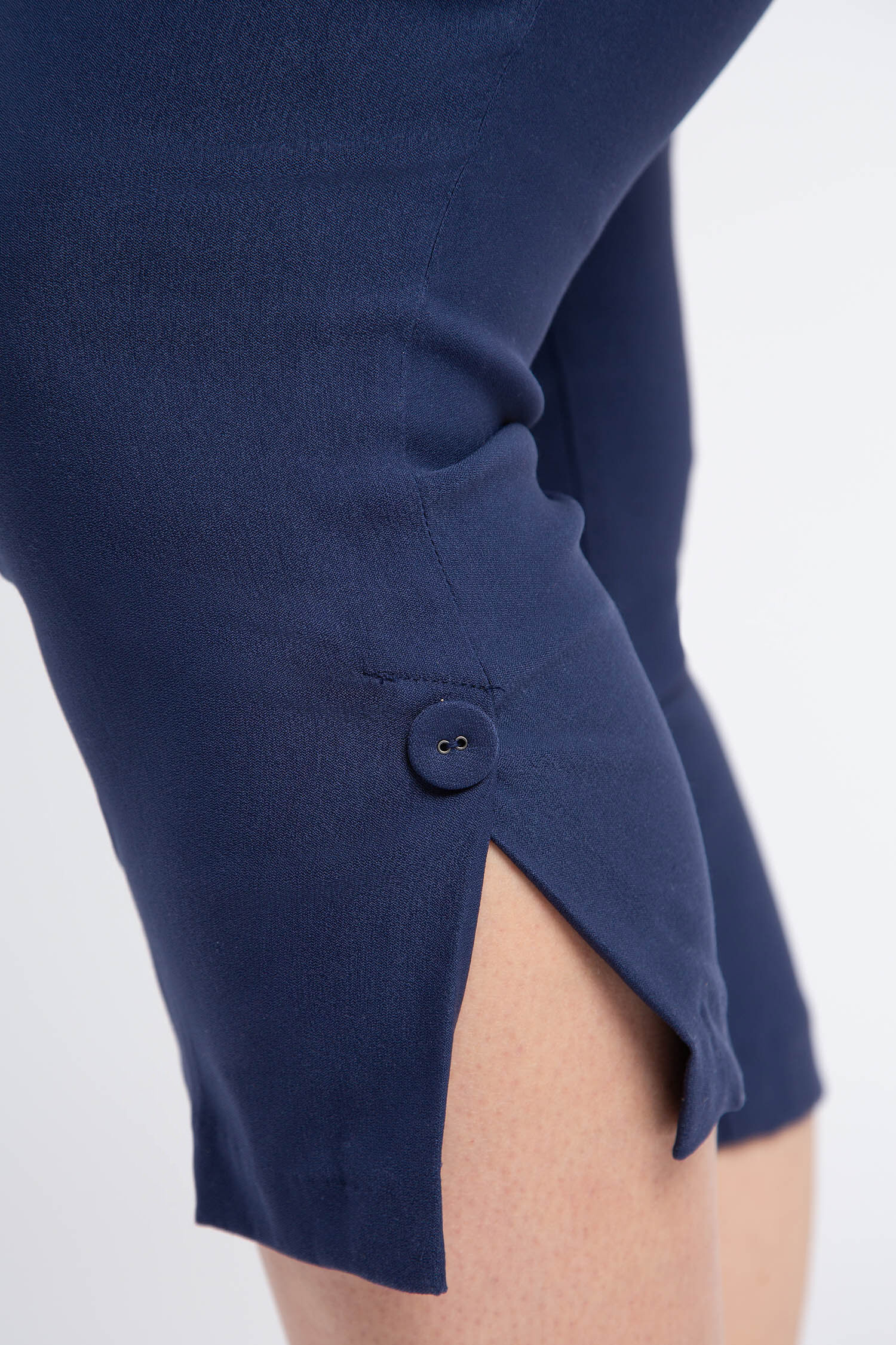 Flatten It&reg; Pull-On Capri Image 4