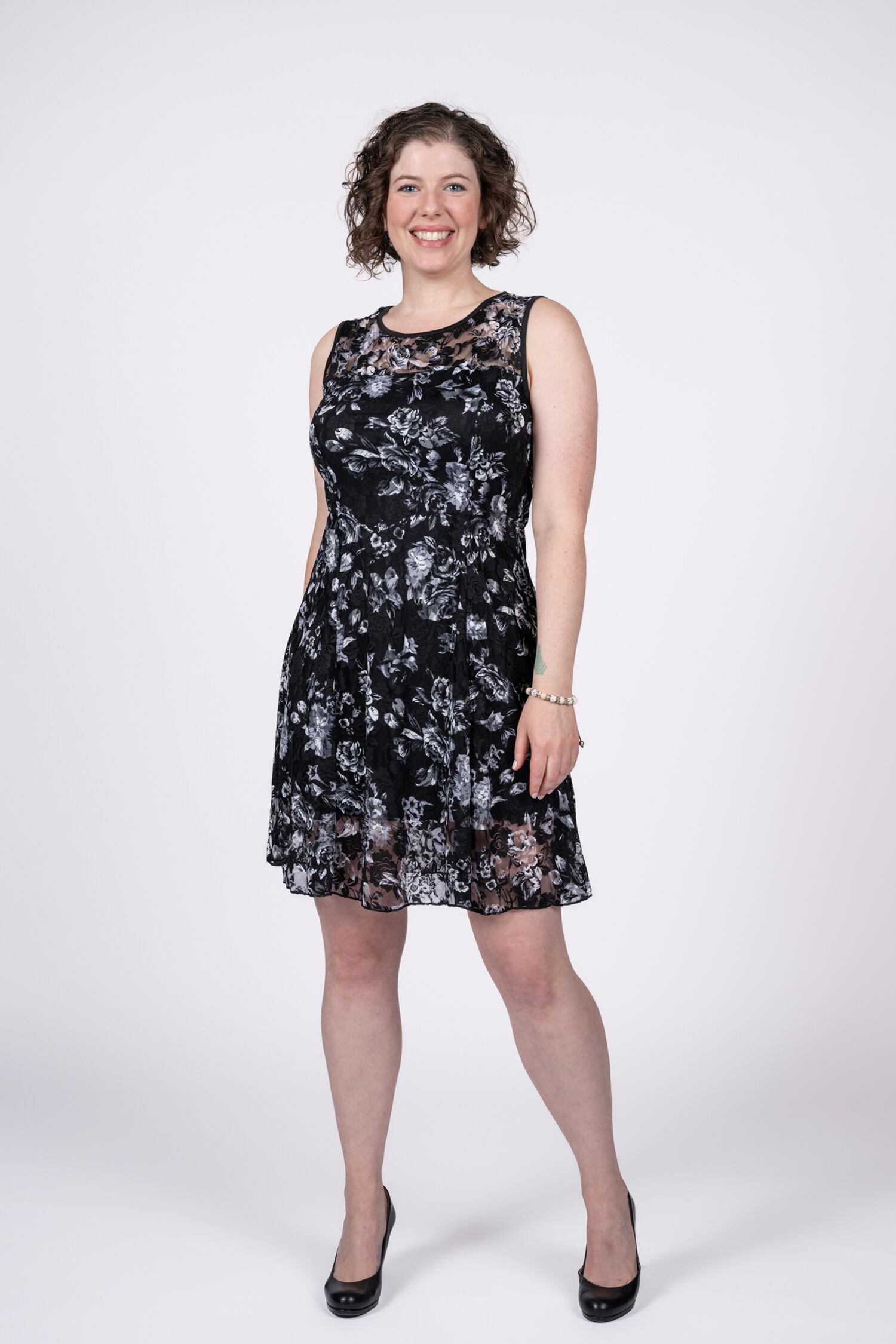 Sleeveless Floral Lace Dress Image 1