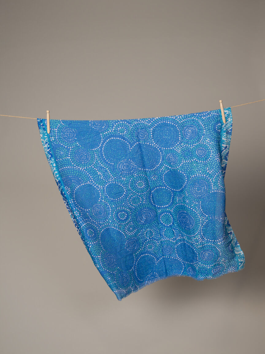 Lightweight Polka Dot Scarf With Fringe