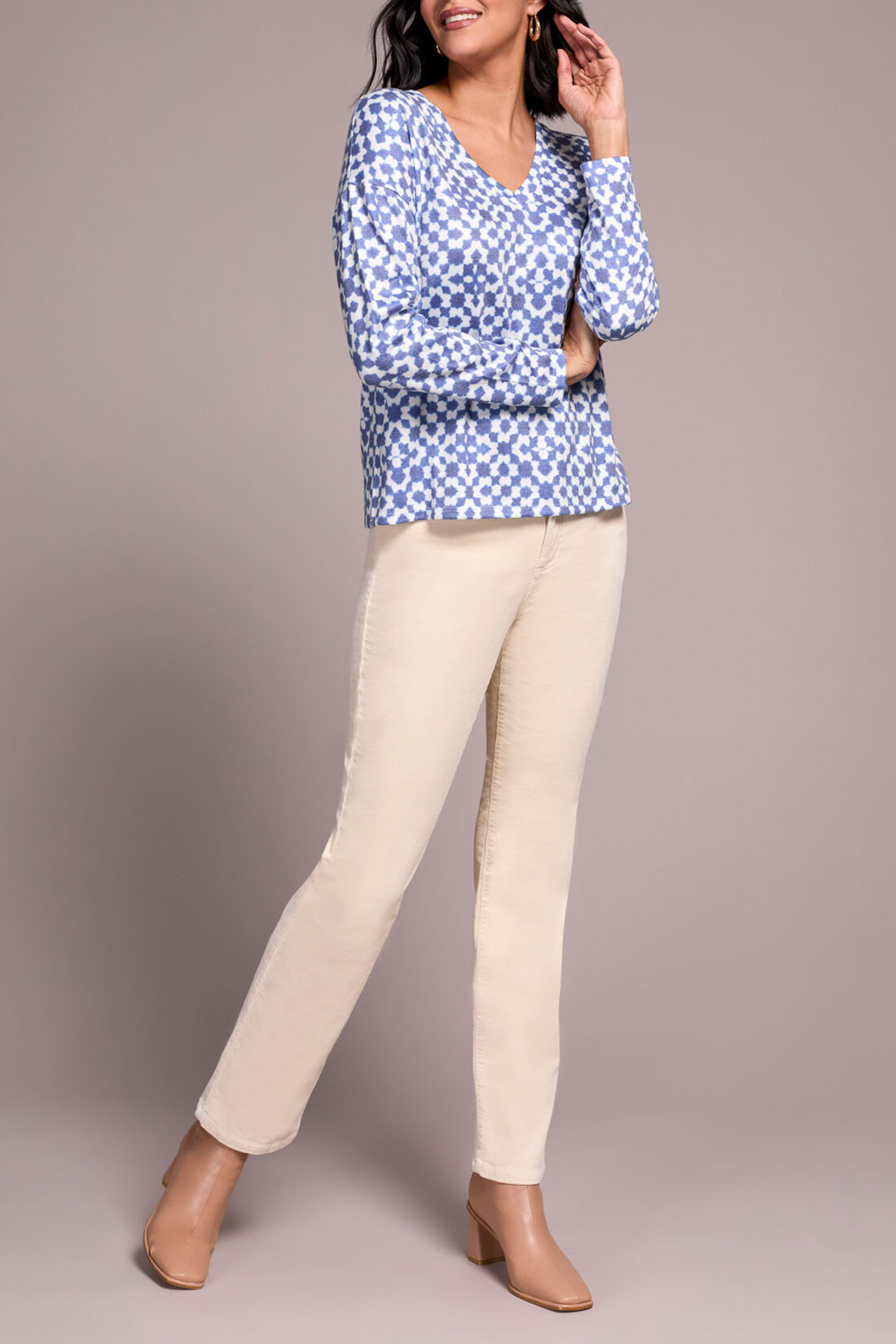 Fuzzy soft V-Neck Combo Print Top