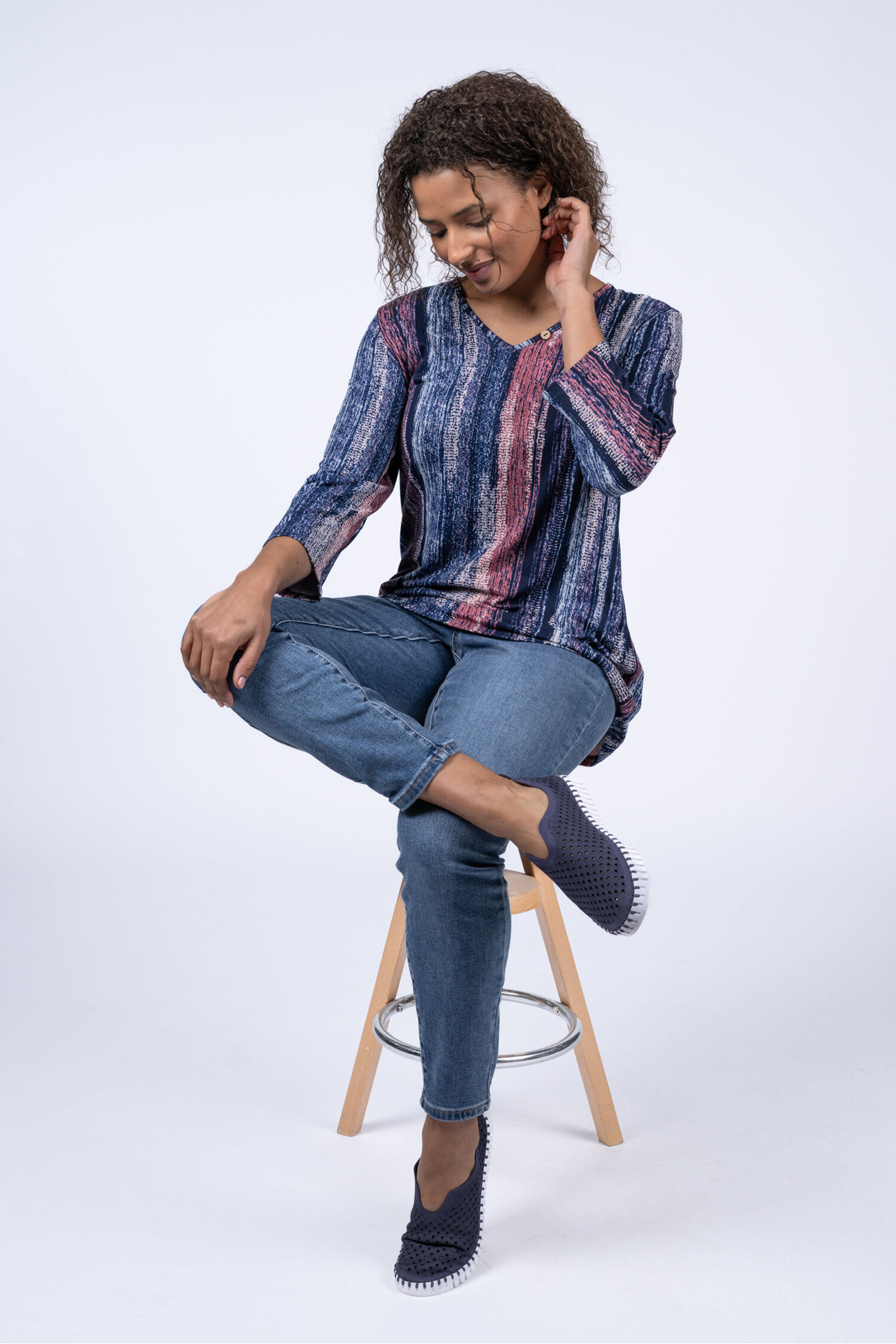 &frac34; Sleeve V-Neck Button Top Image 4