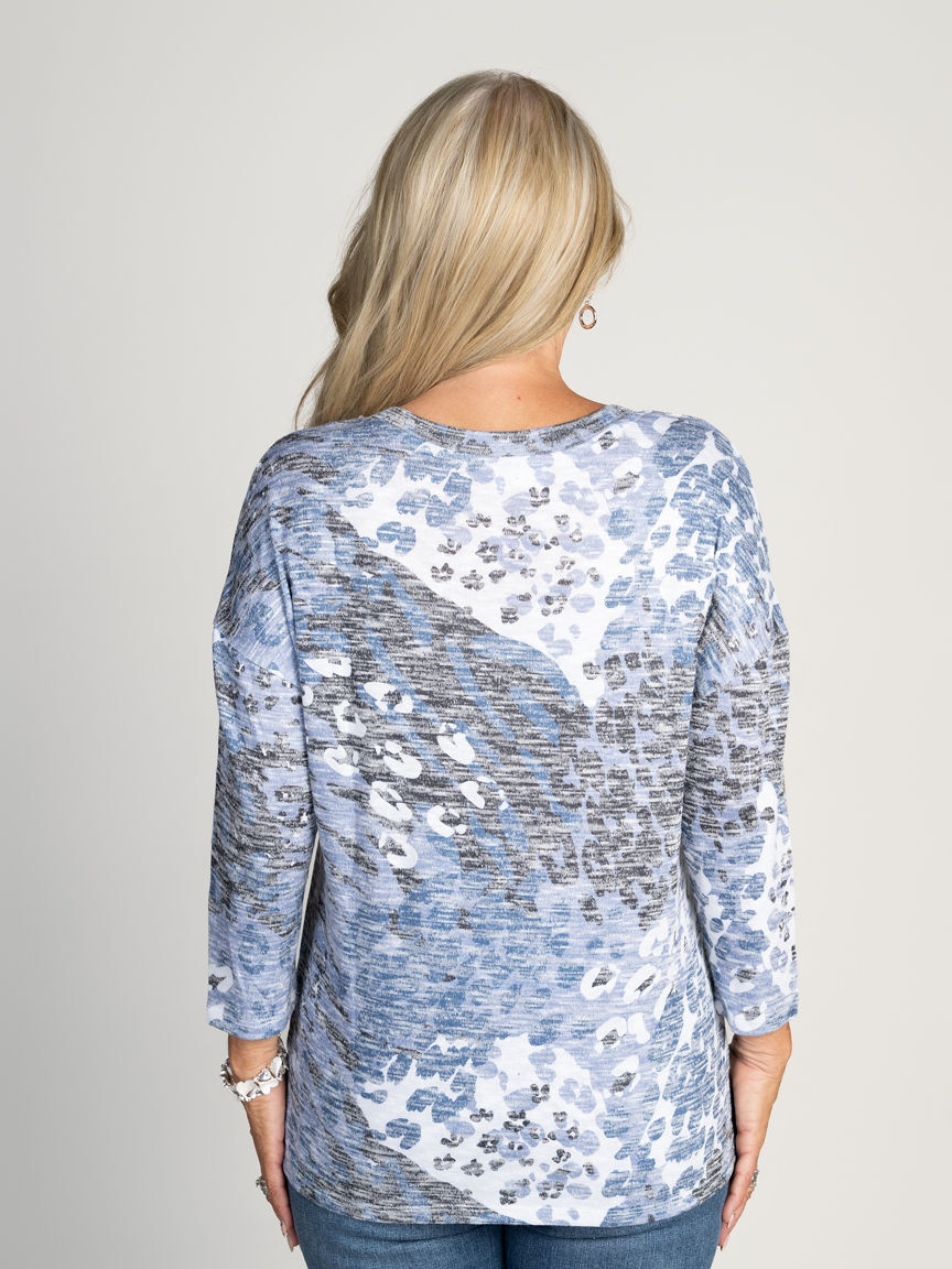 3/4 Sleeve Hatchi V-Neck Top
