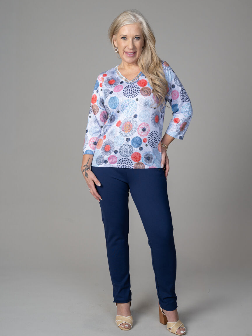 3/4 Sleeve V-Neck Circle Print Top