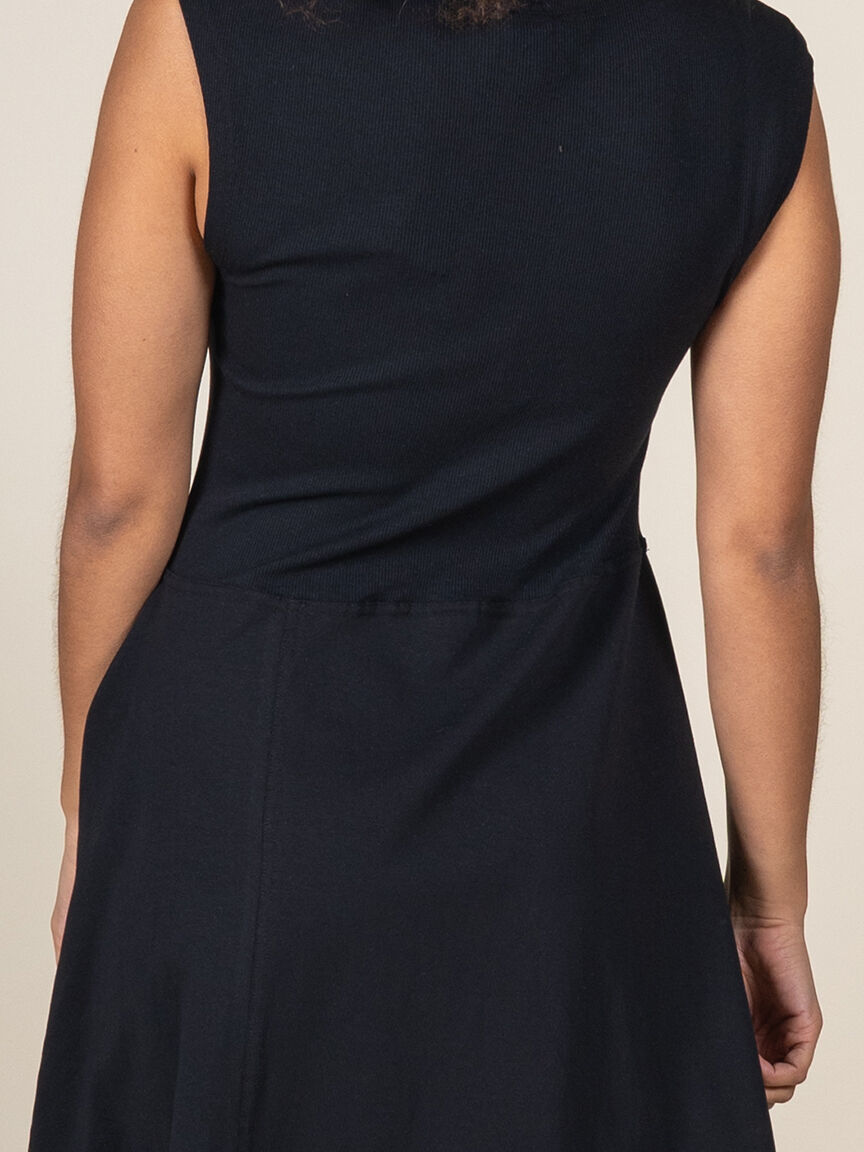 Asymmetrical Cap-Sleeve Crew Neck Dress  Image 3