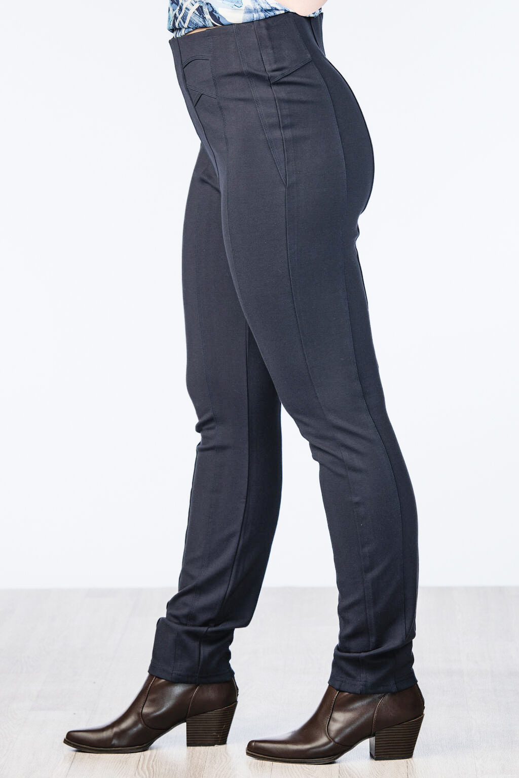 Pipping Pinned Pull-On Skinny Stretchy Pants Image 4