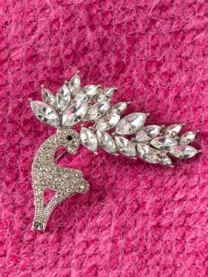 Reindeer Pin Image 2
