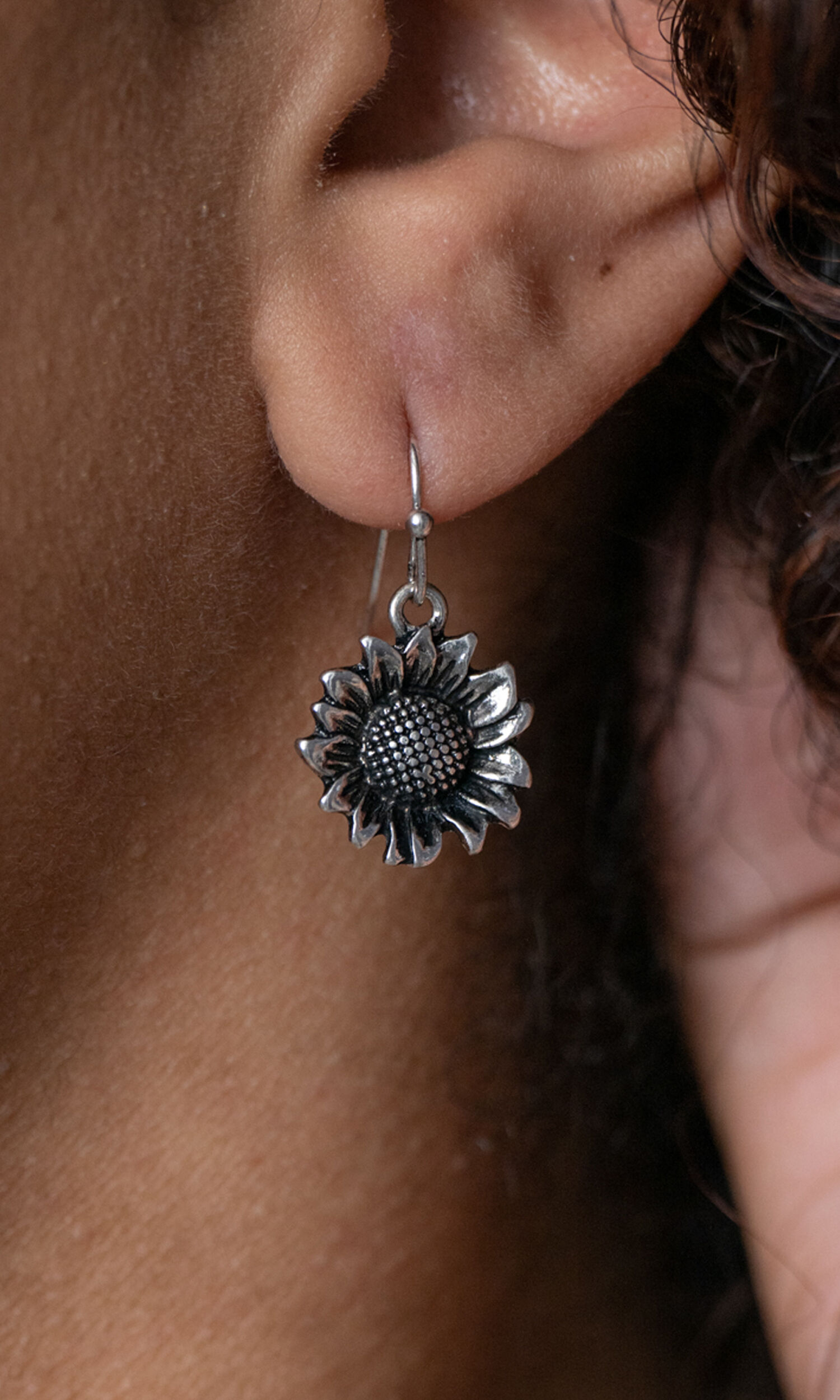 Mixed Metal Daisy Chain Necklace Set Image 2