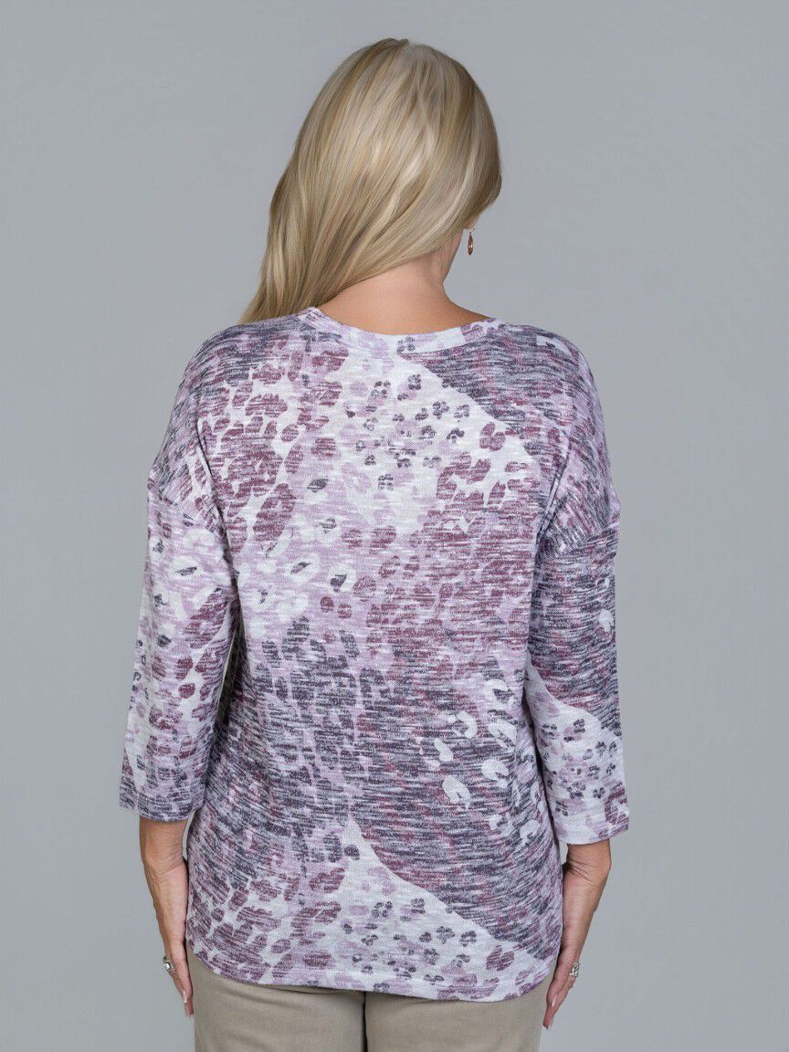 3/4 Sleeve Hatchi V-Neck Top Image 4
