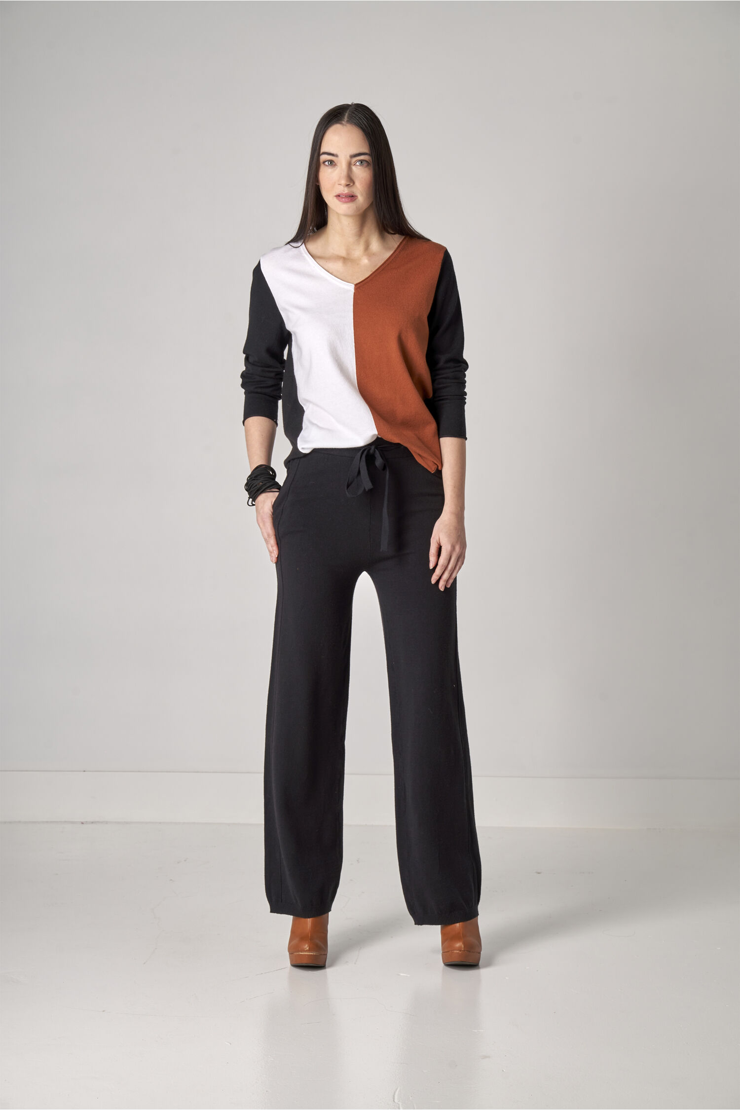 Long Sleeve Three Tone Sweater  Image 3