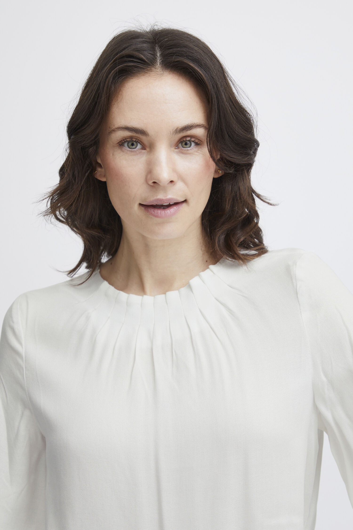 Pleated Collar Blouse Image 3