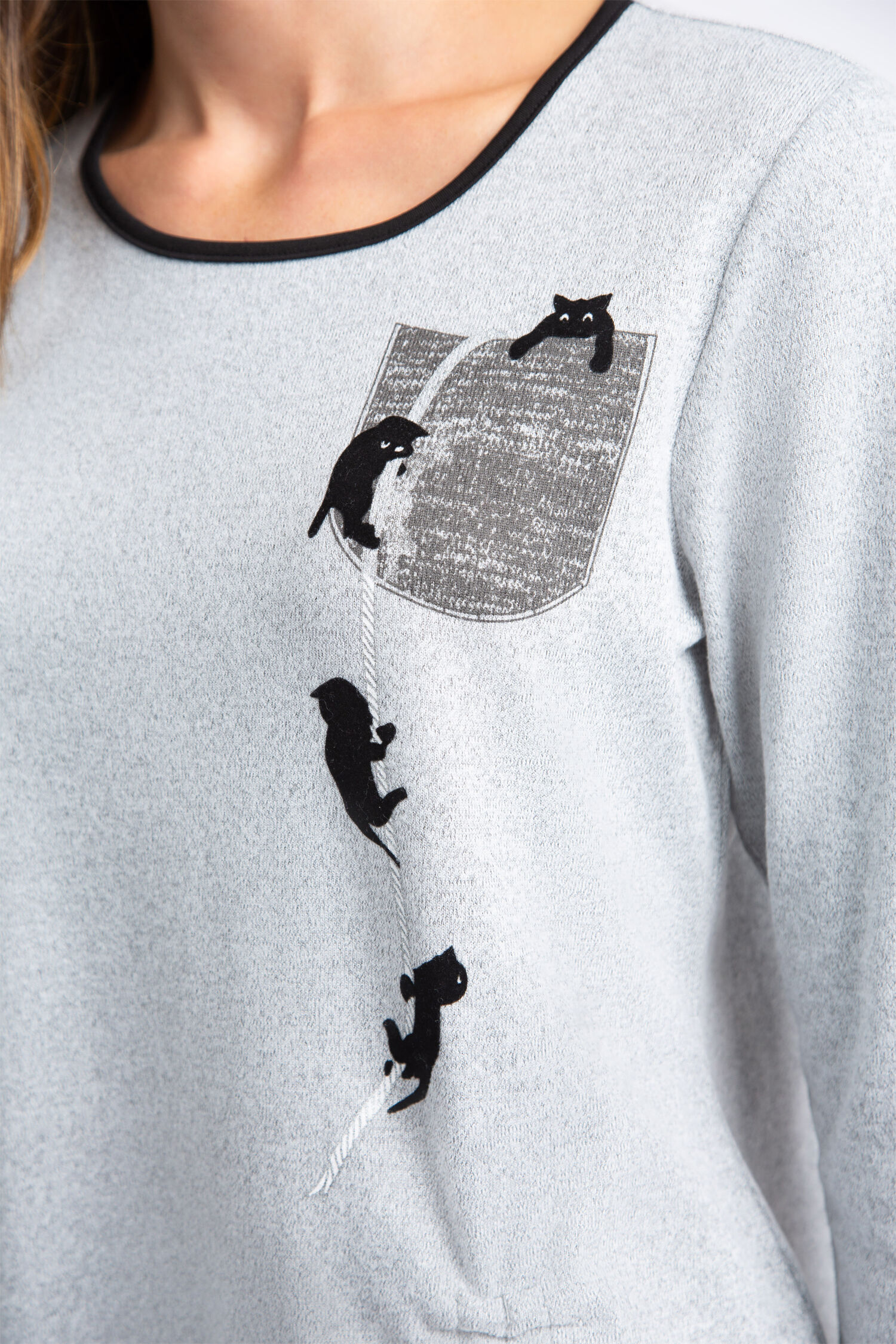 &frac34; Sleeve Drawstring w/ Cats Top  Image 4