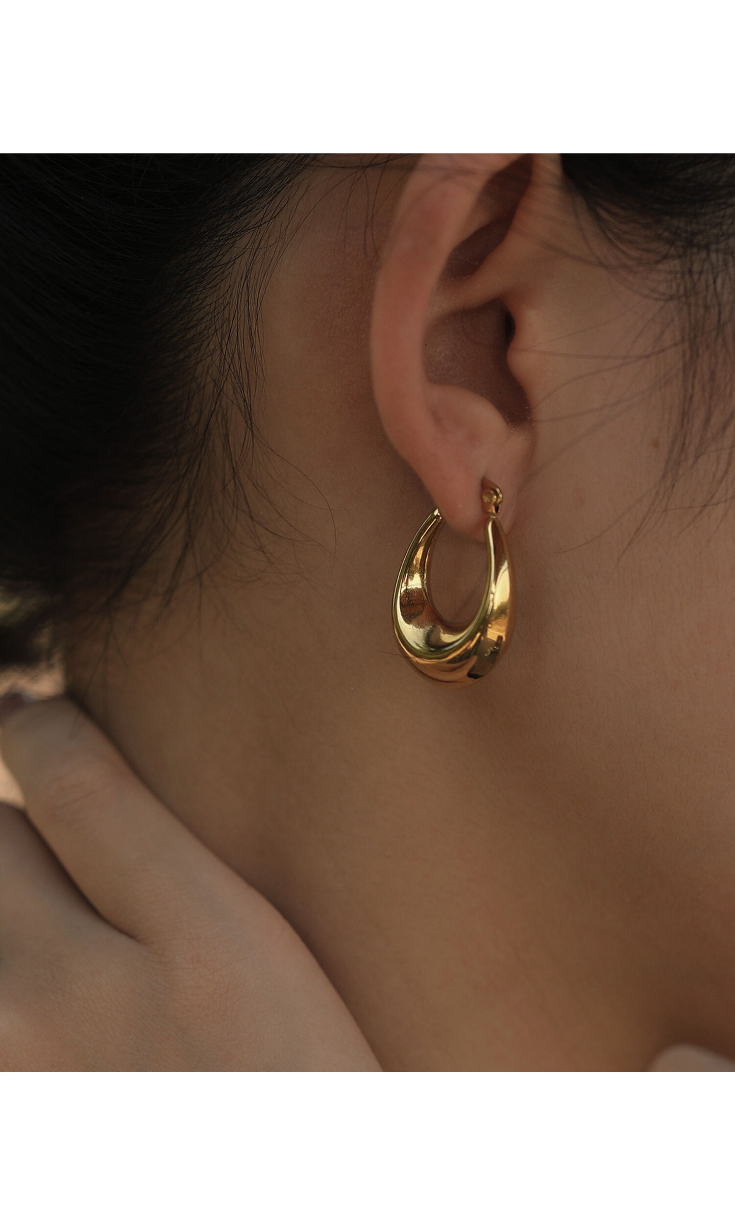 ARINA Chunky Shaped Hoops Image 6