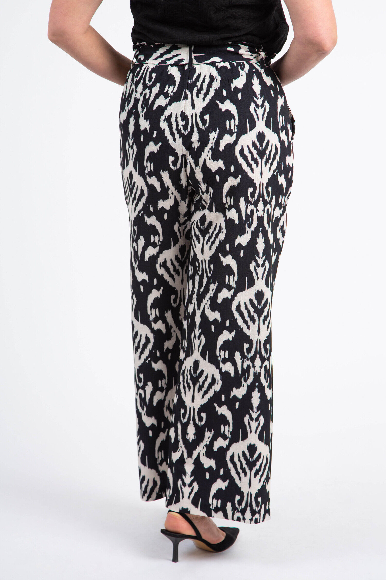 Printed Pull-On Belted Pants Image 3