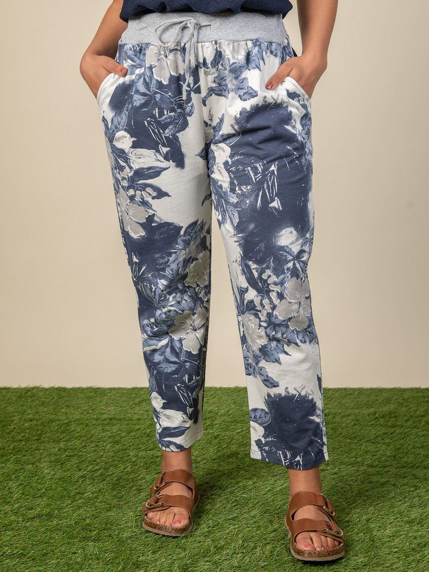 Pull-On Pants with a Drawstring  Image 4