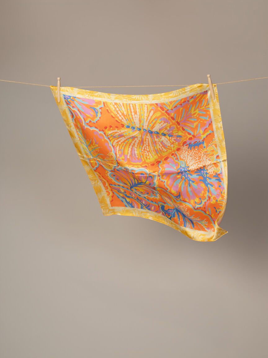 Lightweight Leaf Scarf