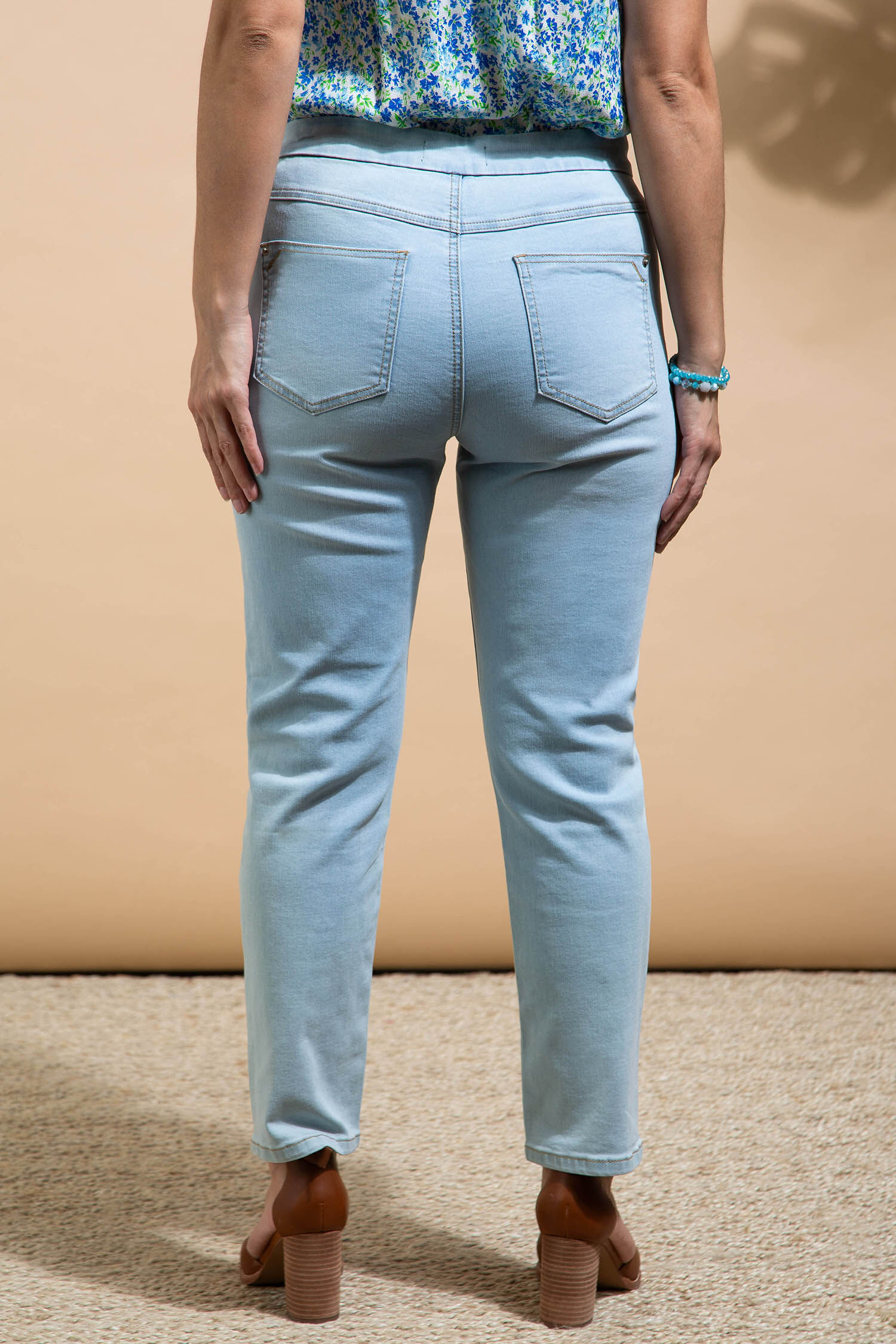 Audrey Pull-On Crop Jeans Image 4