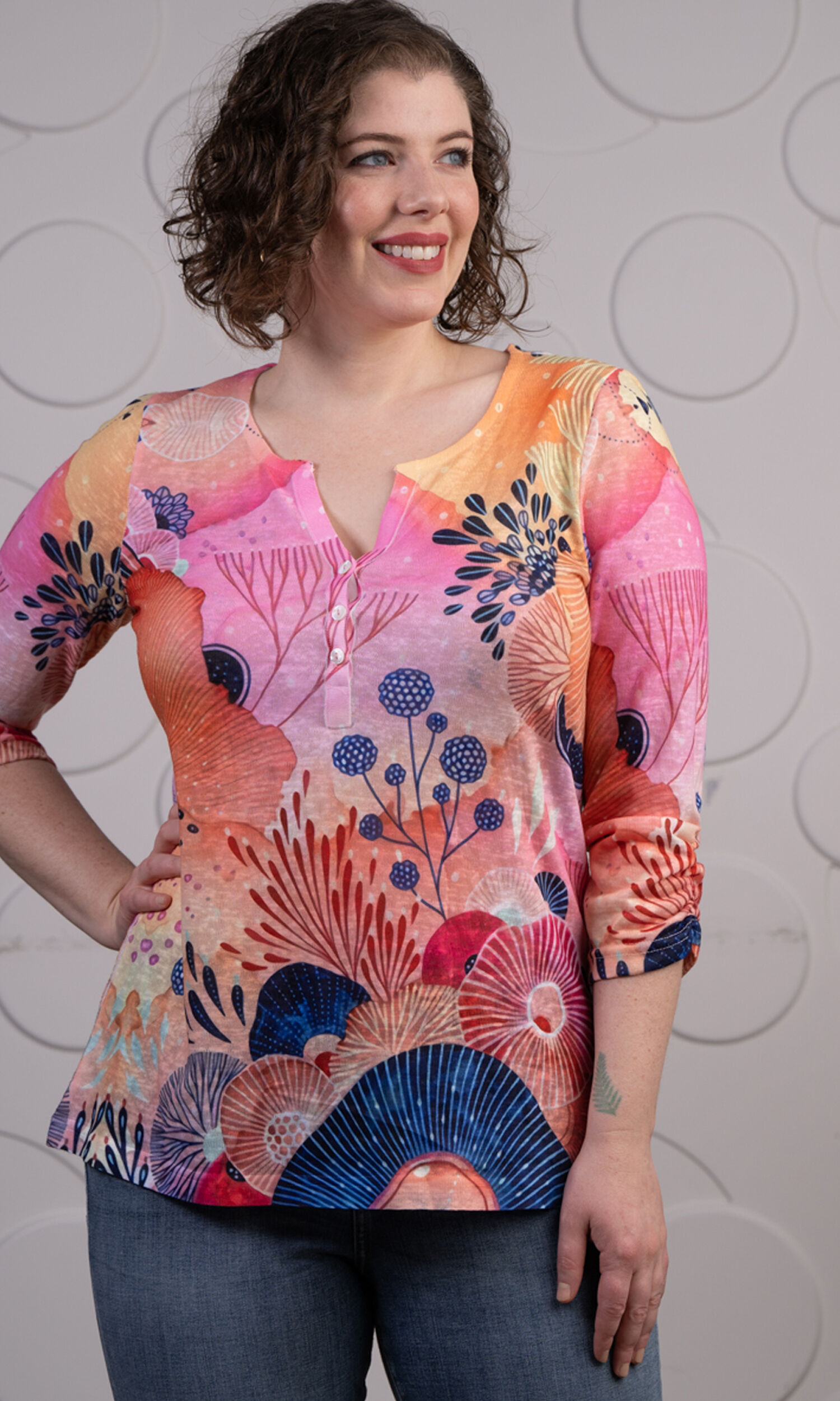 &frac34; Sleeve Printed Henley Image 1