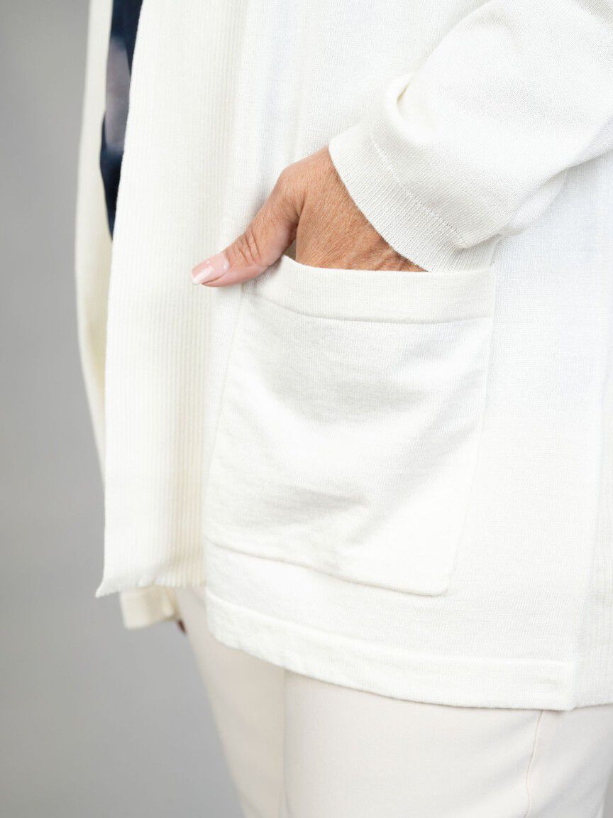 Lightweight Knit Cardigan With Pockets