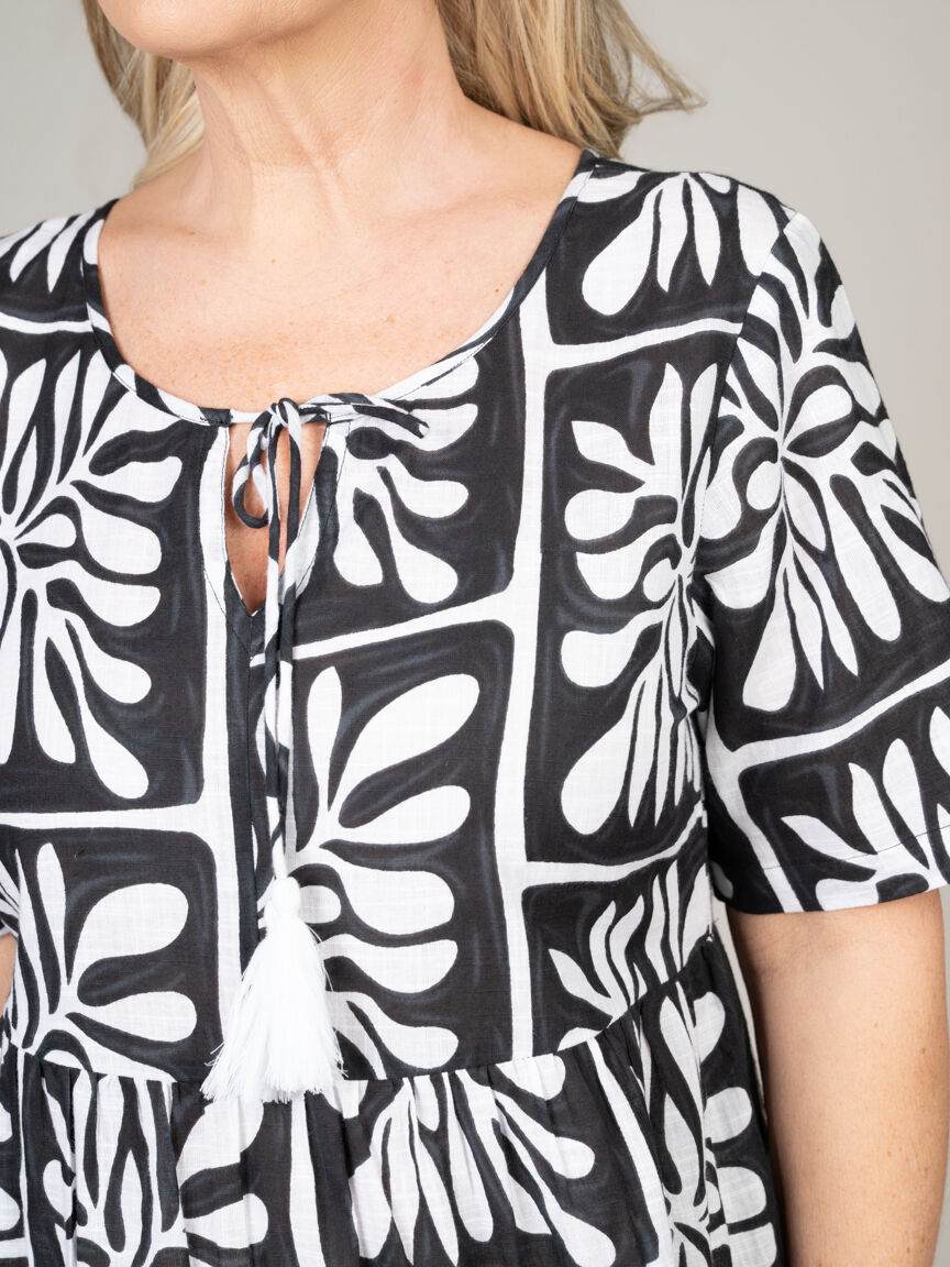 Short Sleeve Knee Dress With Neck Tie