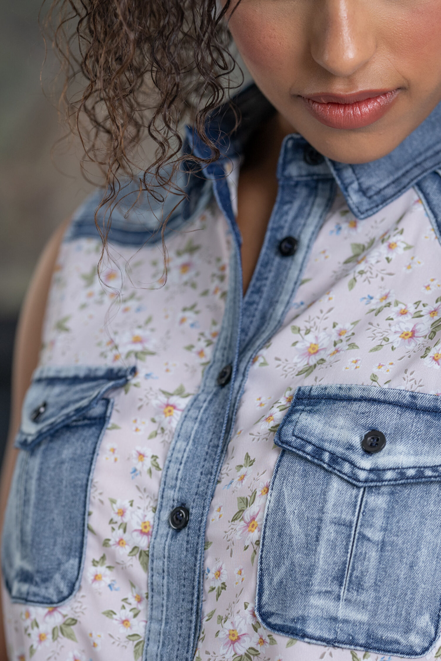 Sleeveless Denim Yoke Floral Blouse Image 4
