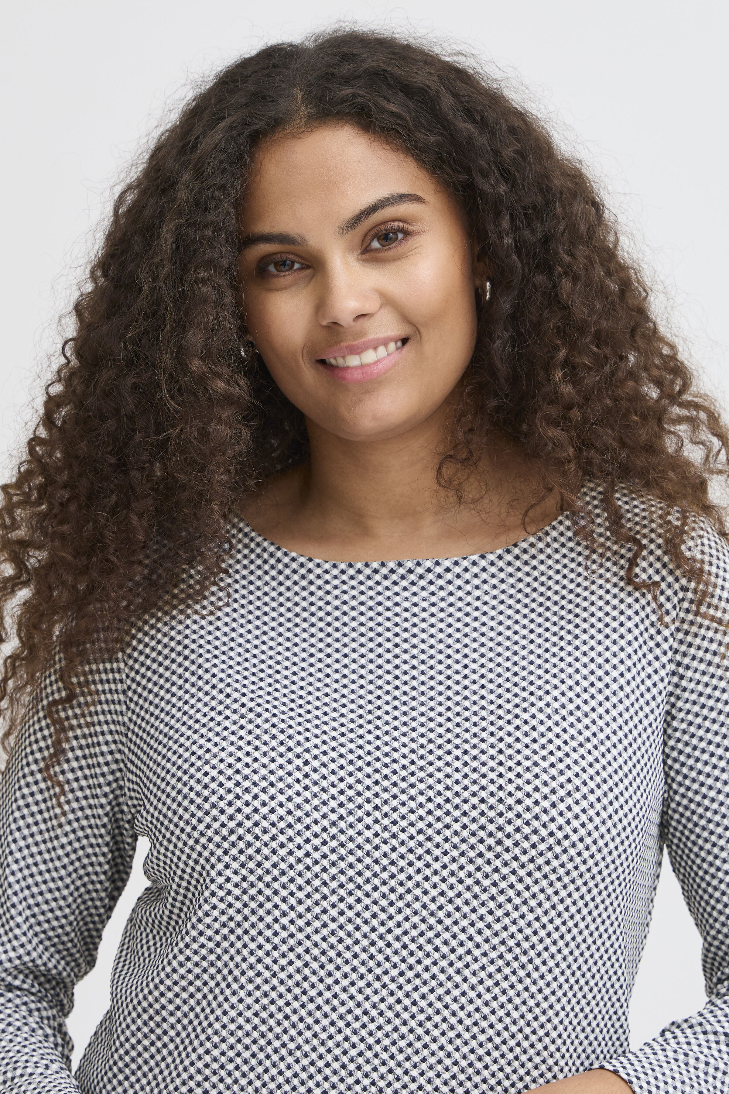 &frac34; Sleeve Crew Neck Top  Image 4