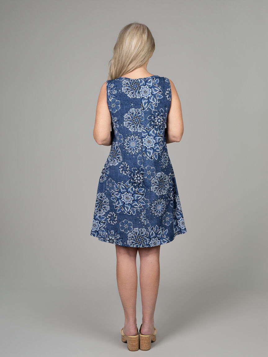 Sleeveless Dress With Hidden Pockets