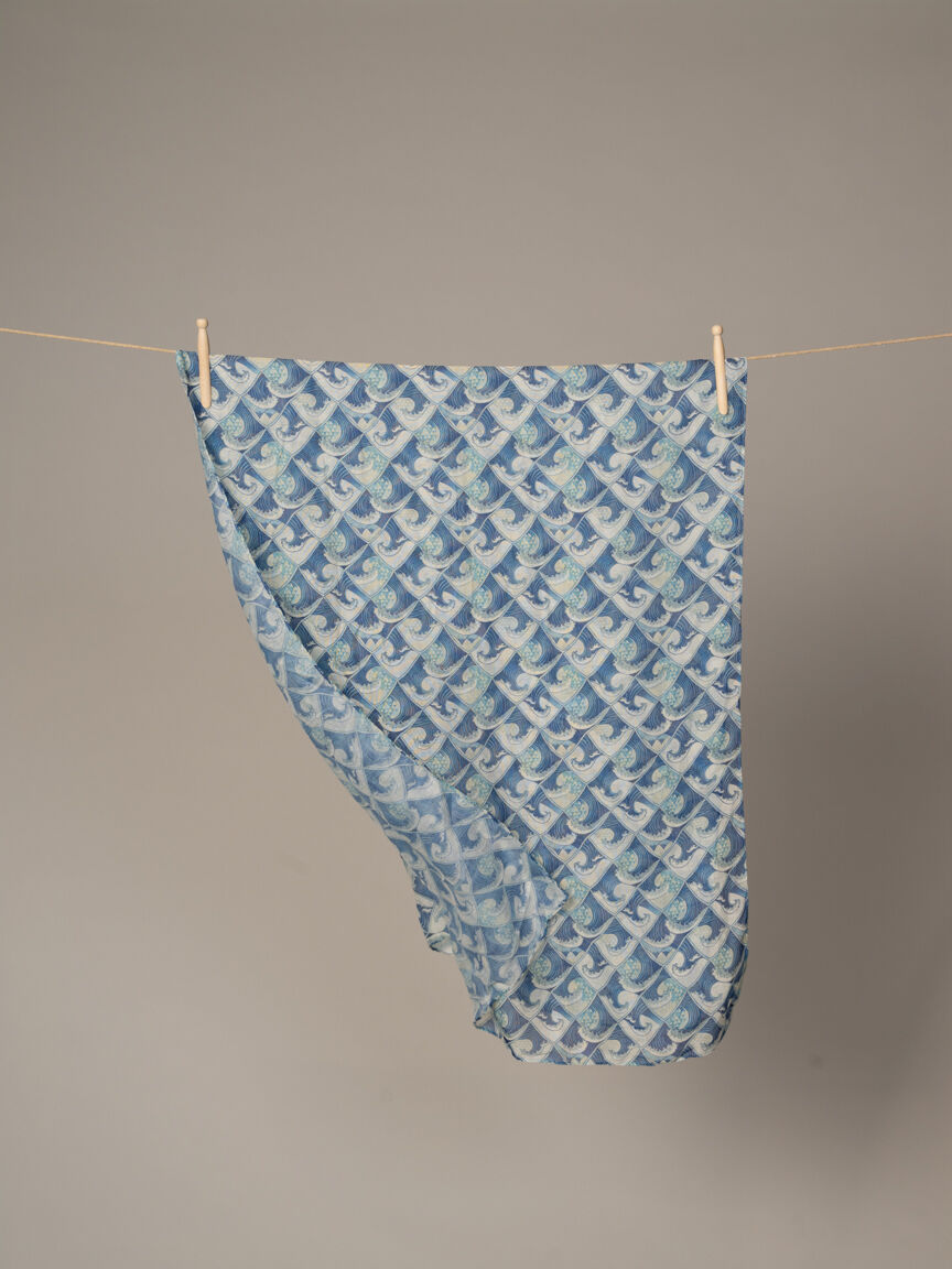 Lightweight Wave Print Scarf