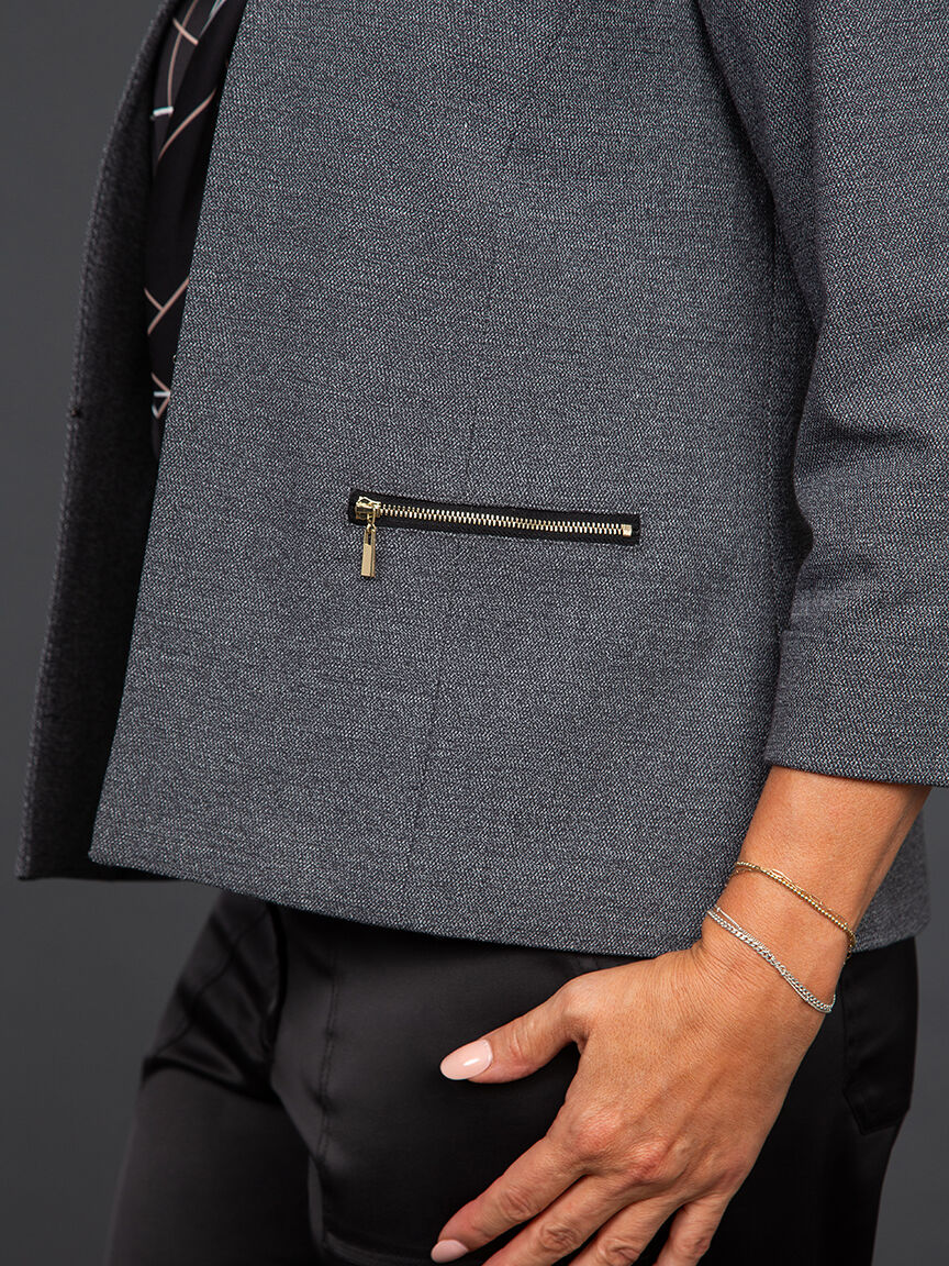 &frac34; Sleeve Cropped Blazer Image 5