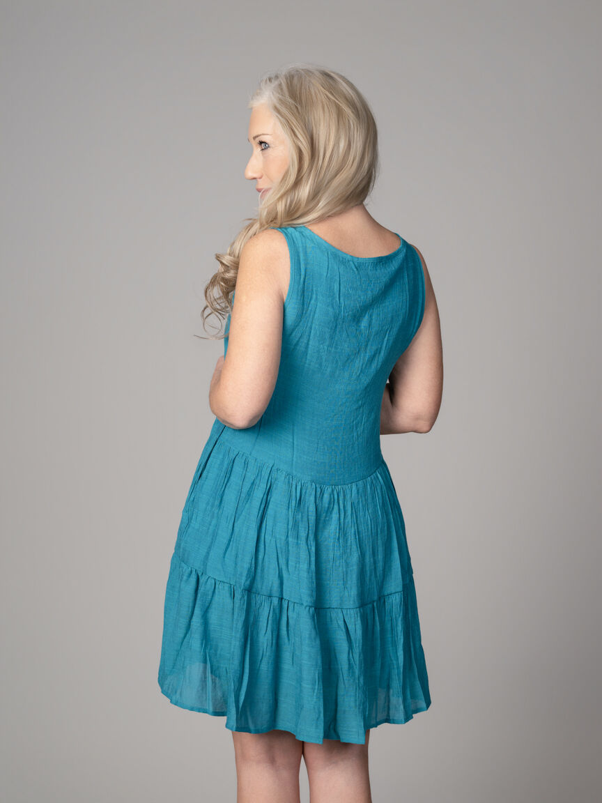 Sleeveless Knee Dress With Button Placket 