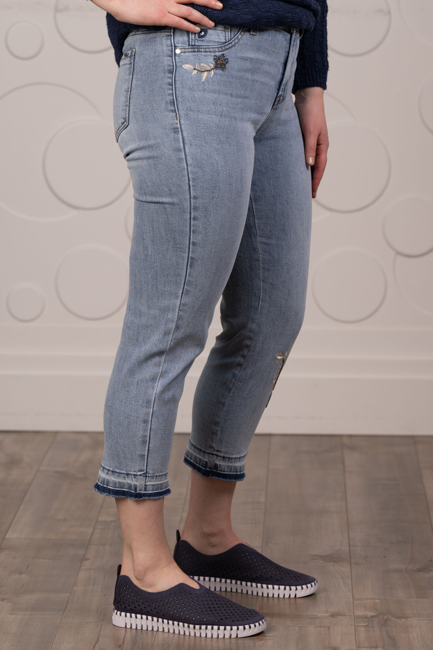 Embellished High Waist Cropped Jeans Image 2