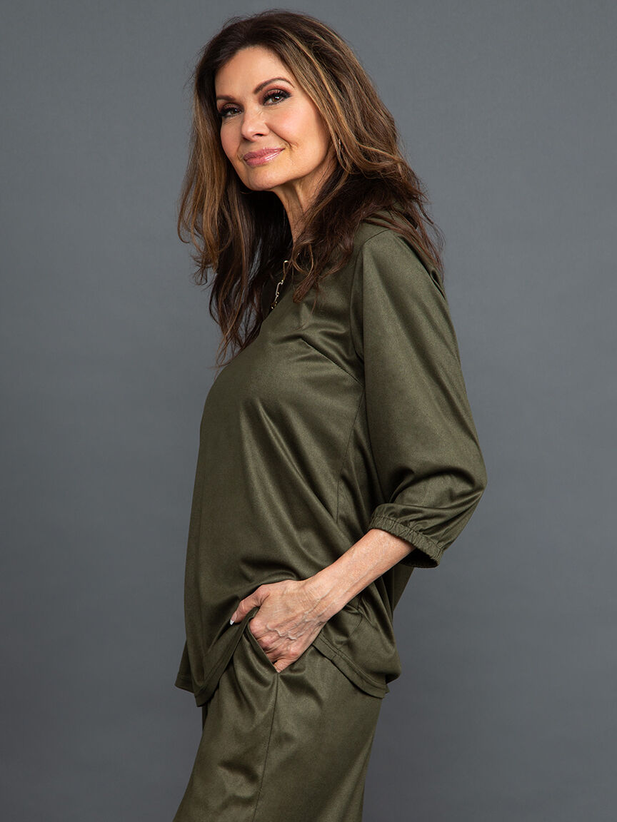 Elbow Sleeve Suede Top w/ Pointed Collar