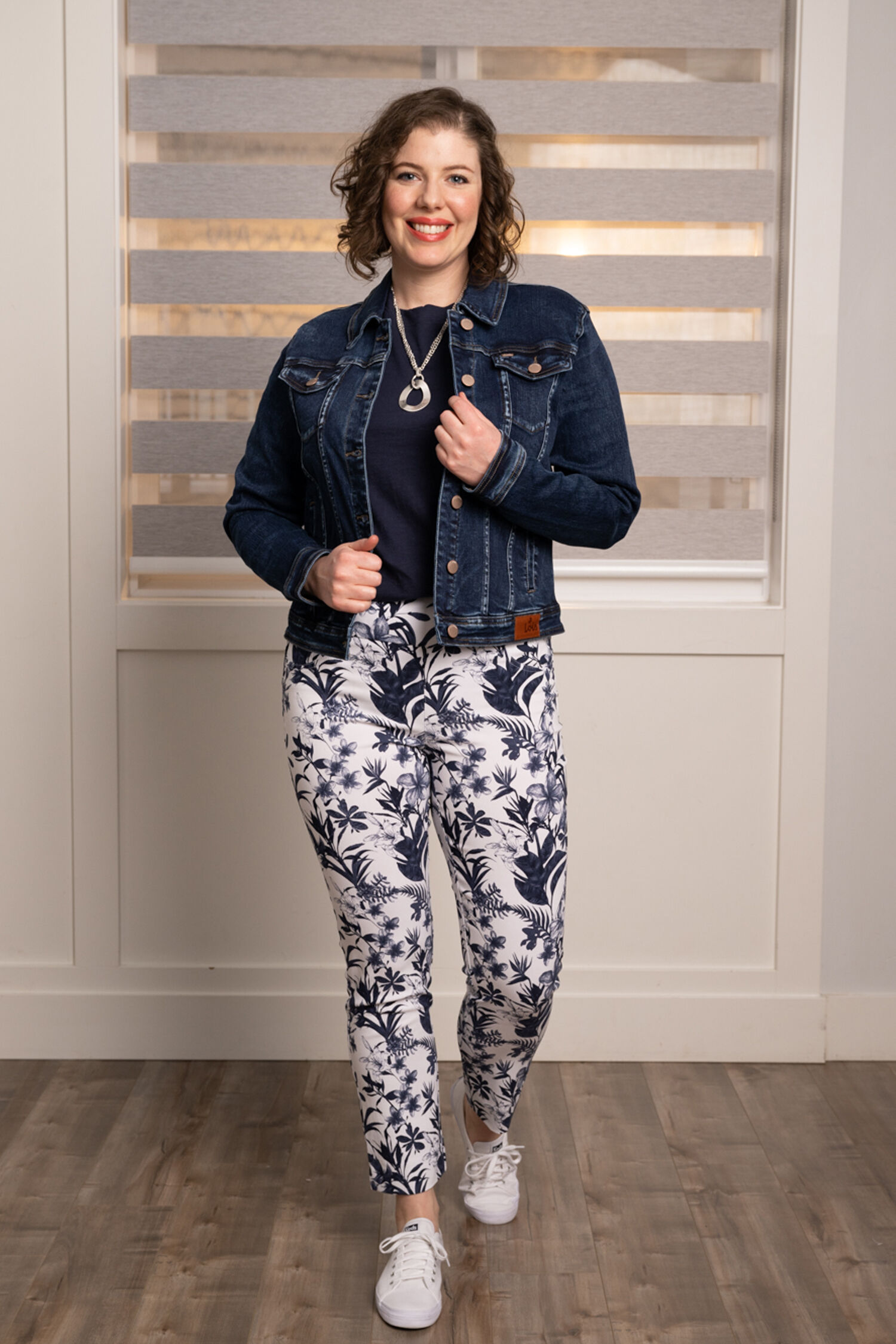 Denim Blue Iconic Classic Jean Jacket Image 3