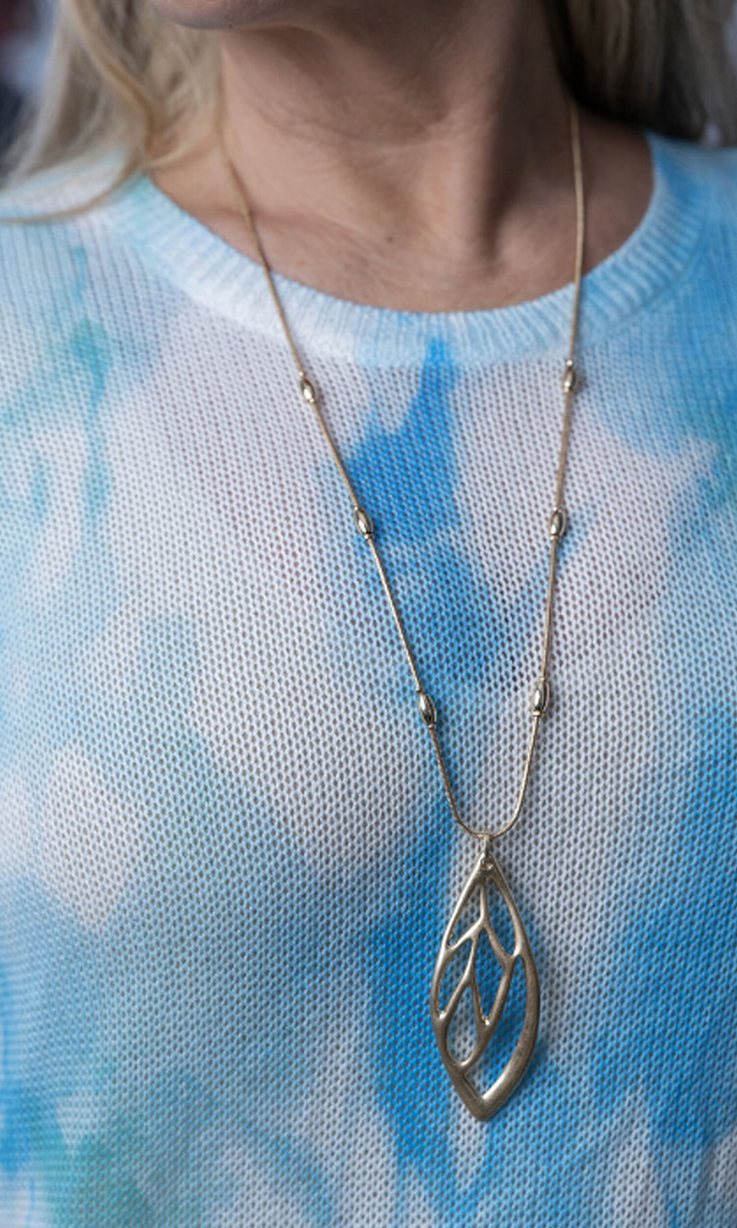 Gold Leaf Long Necklace Set Image 3