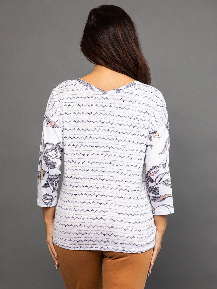 &frac34; Sleeve Combo Print V-Neck Top Image 4
