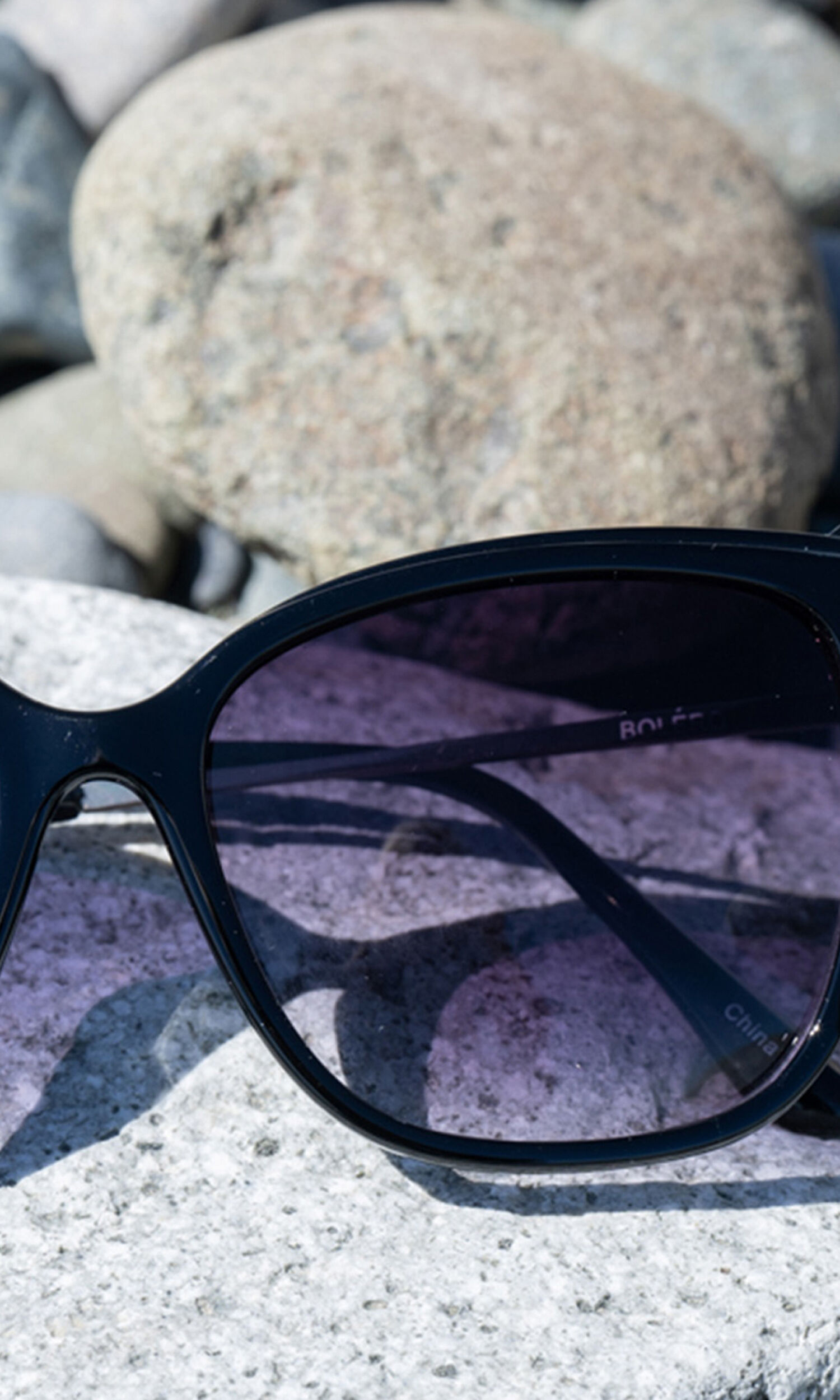 Gold Detail Sunglasses Image 3