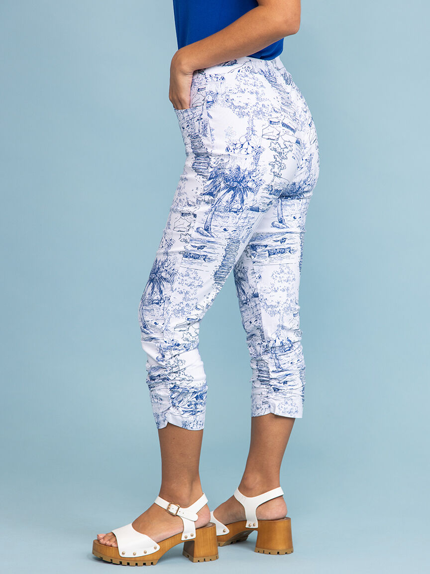 Ruched Leg Pull-On Capri w/ Doodle Print Image 3