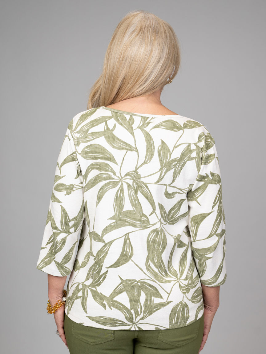 Crew Neck Floral 3/4 Sleeve Top Image 3