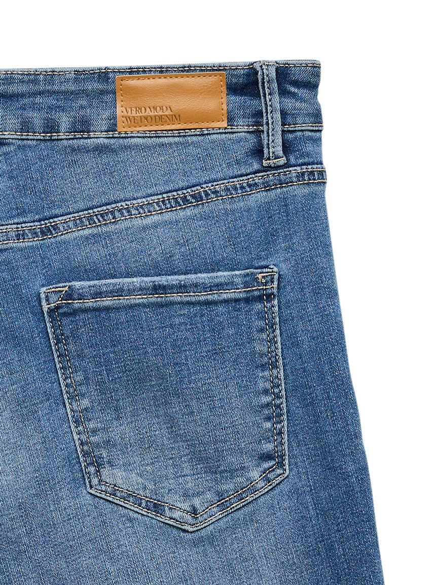 Mid Rise Straight Cut Jeans