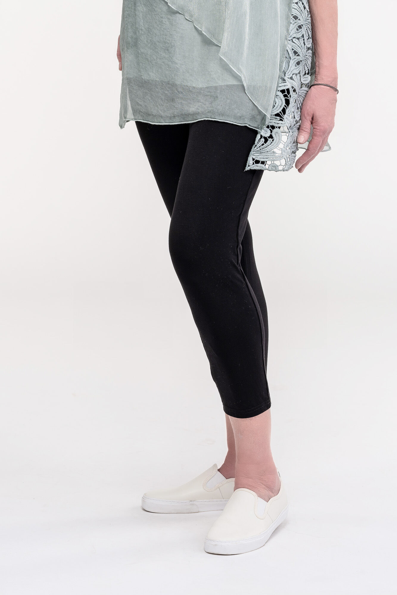 V-Waist Bamboo Capri Legging Image 1