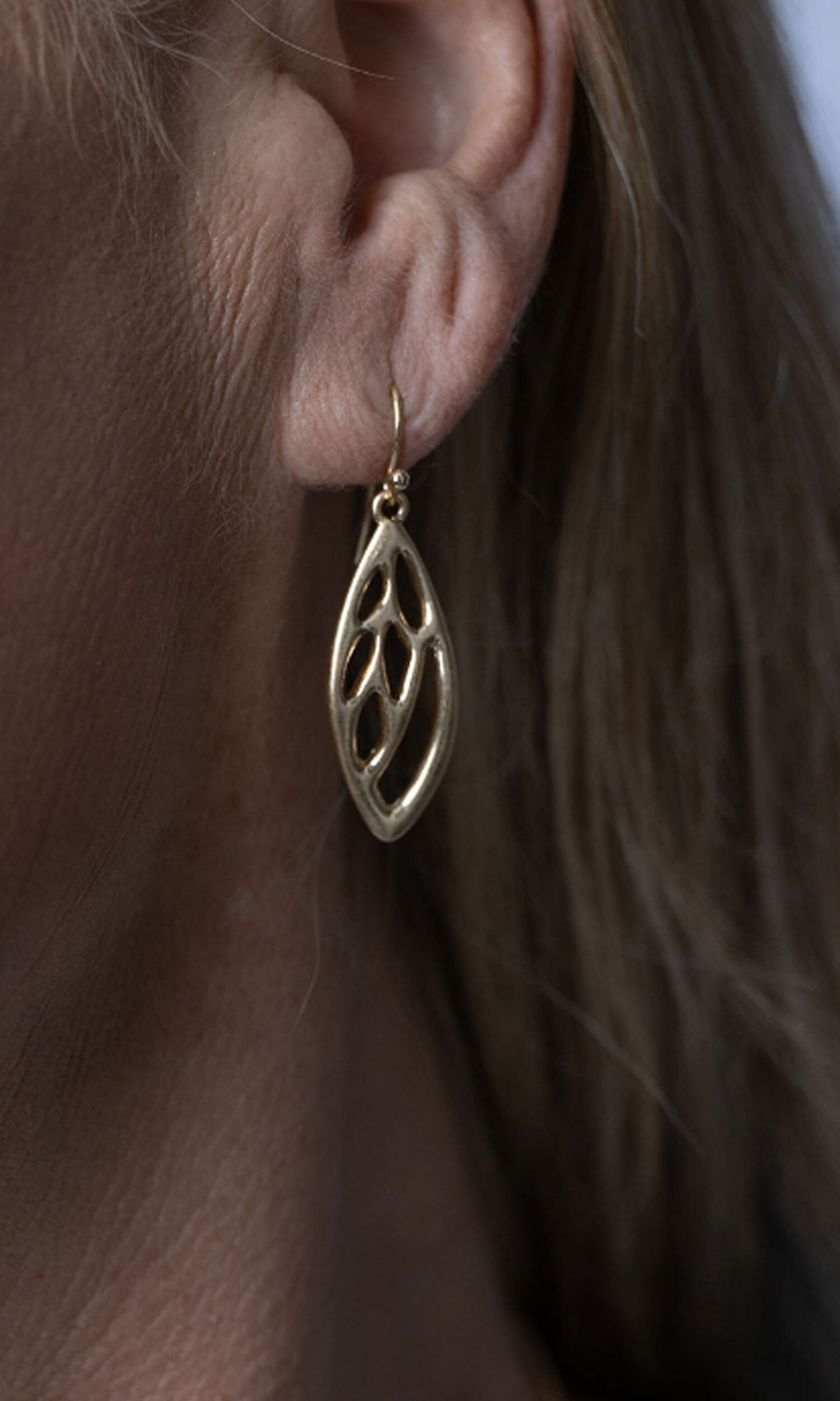 Gold Leaf Long Necklace Set Image 2