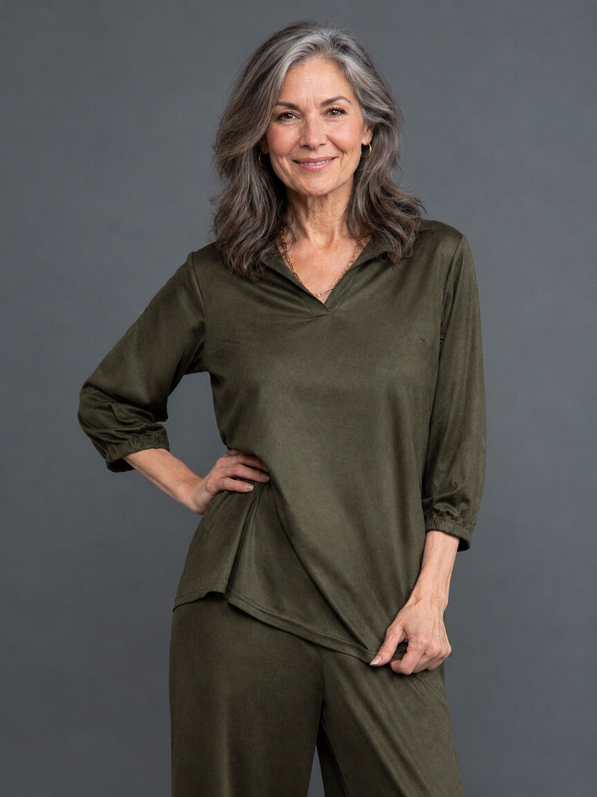 Elbow Sleeve Suede Top w/ Pointed Collar