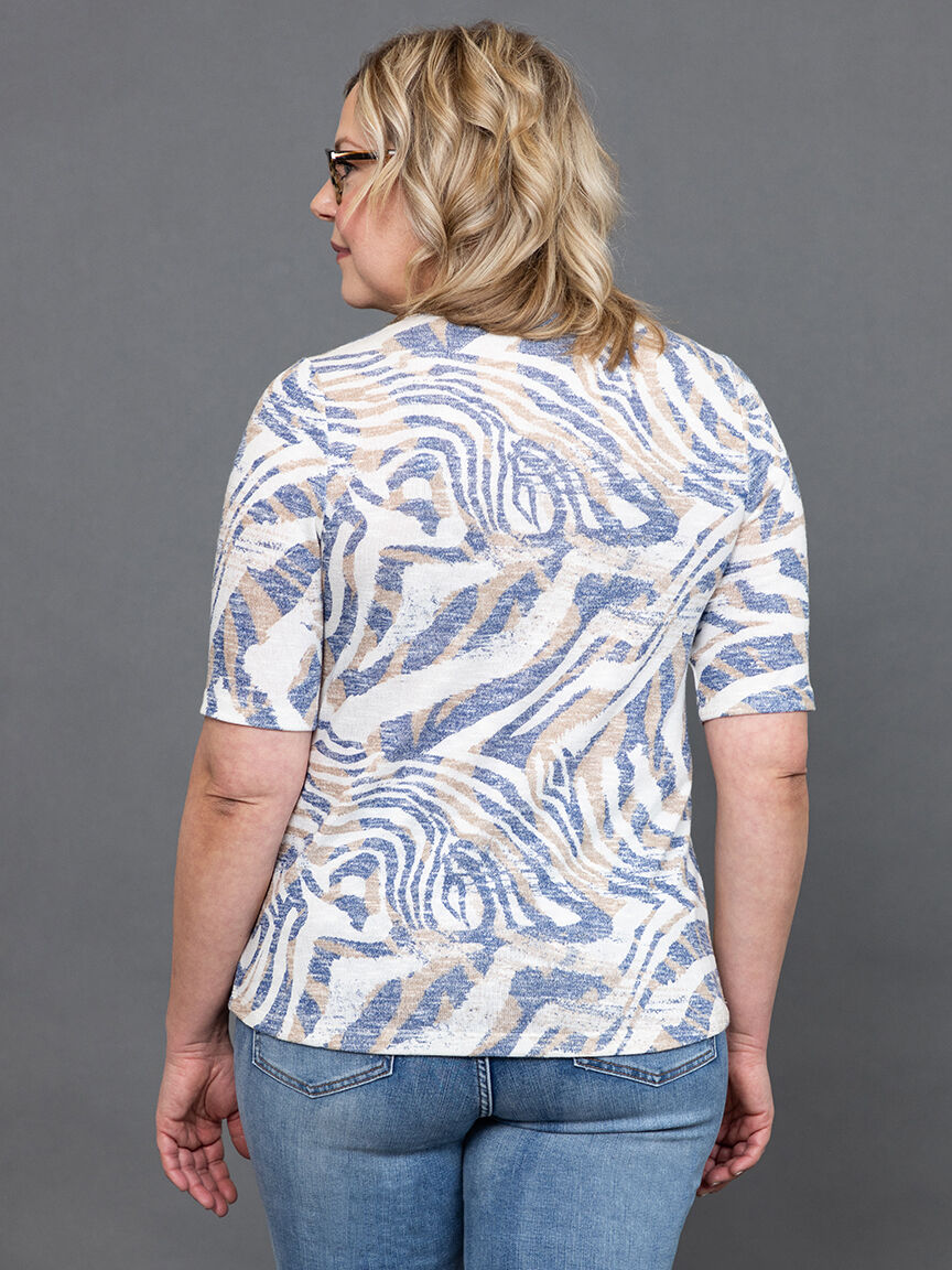 &frac34; Sleeves V-Neck Pointed Hem Top Image 4