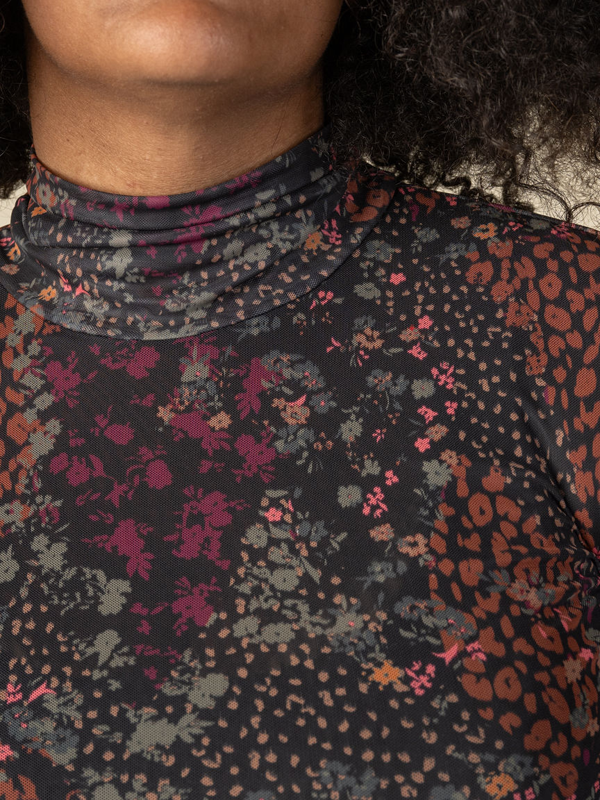 Mesh Turtle Neck Top with Lining Image 3