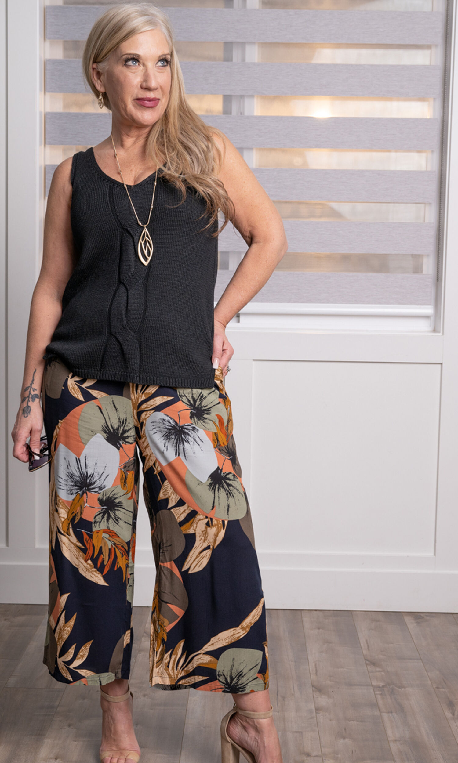 Wide-Leg Palm Capris Image 2