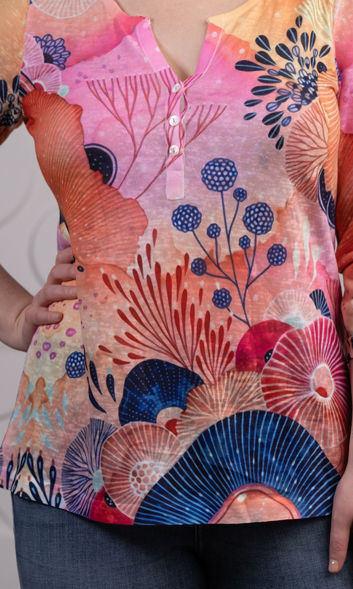 &frac34; Sleeve Printed Henley Image 4