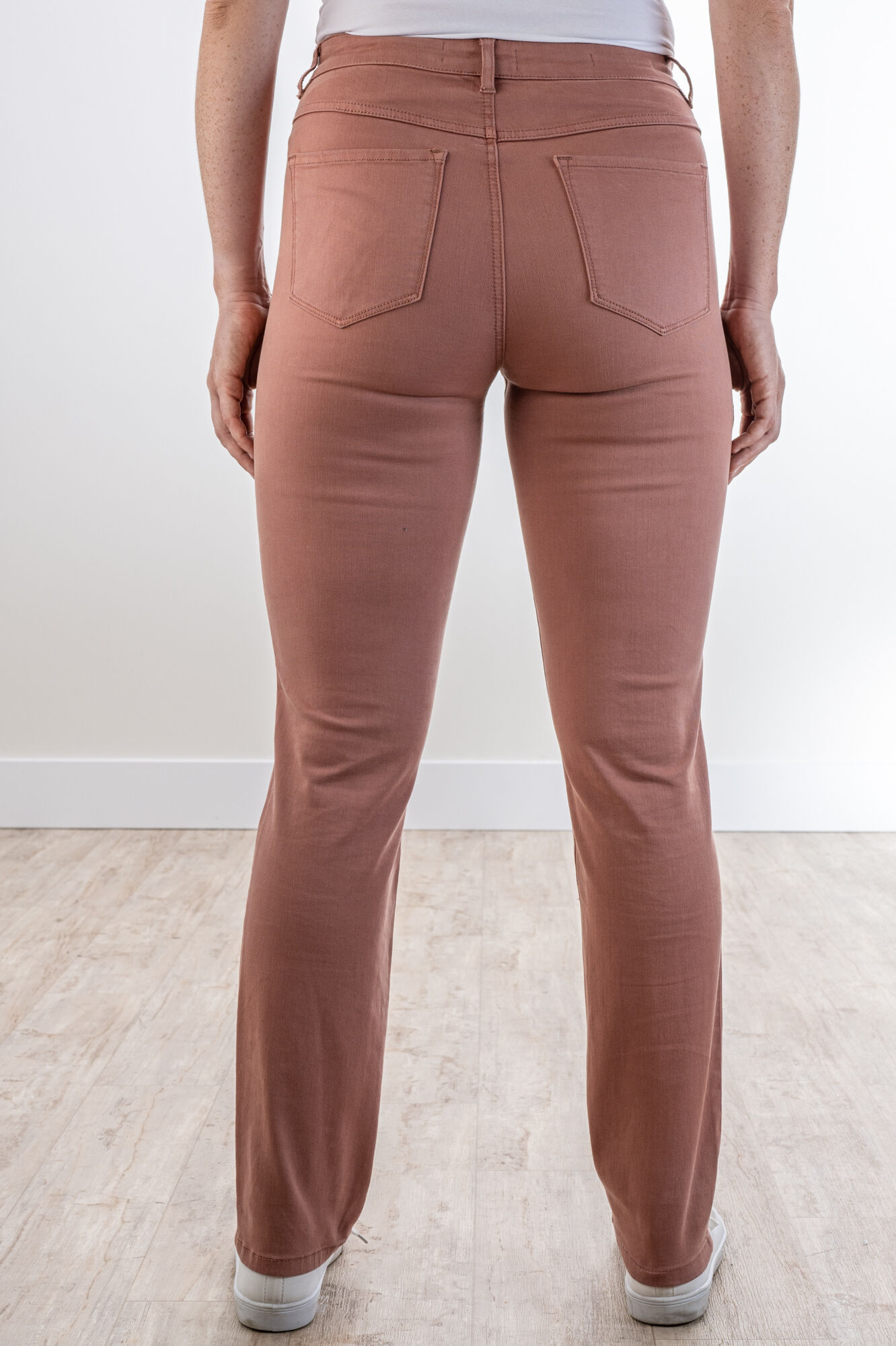 Straight Mid-Rise Jeans Image 2