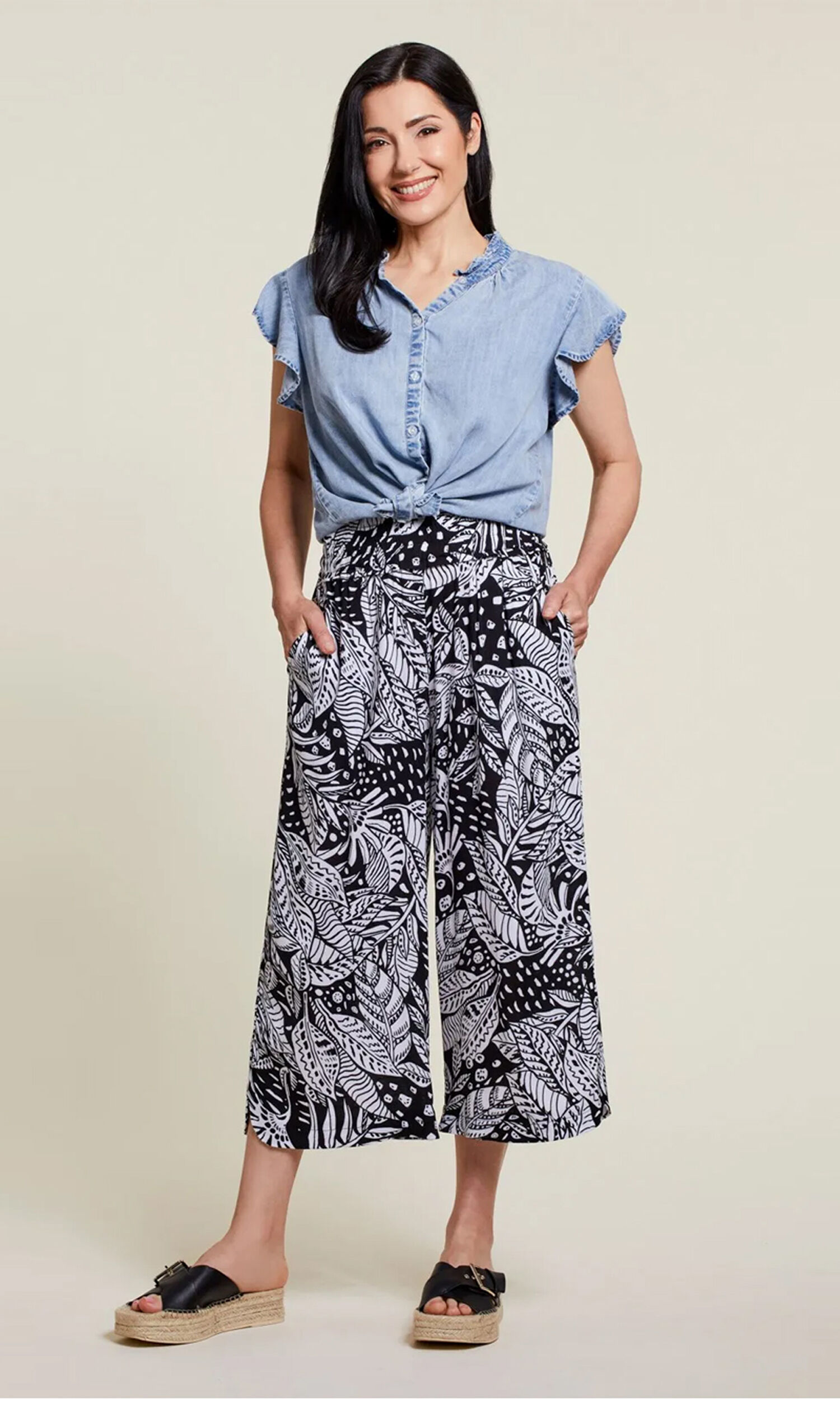 Printed Pull-On Wide Leg Capri Image 1