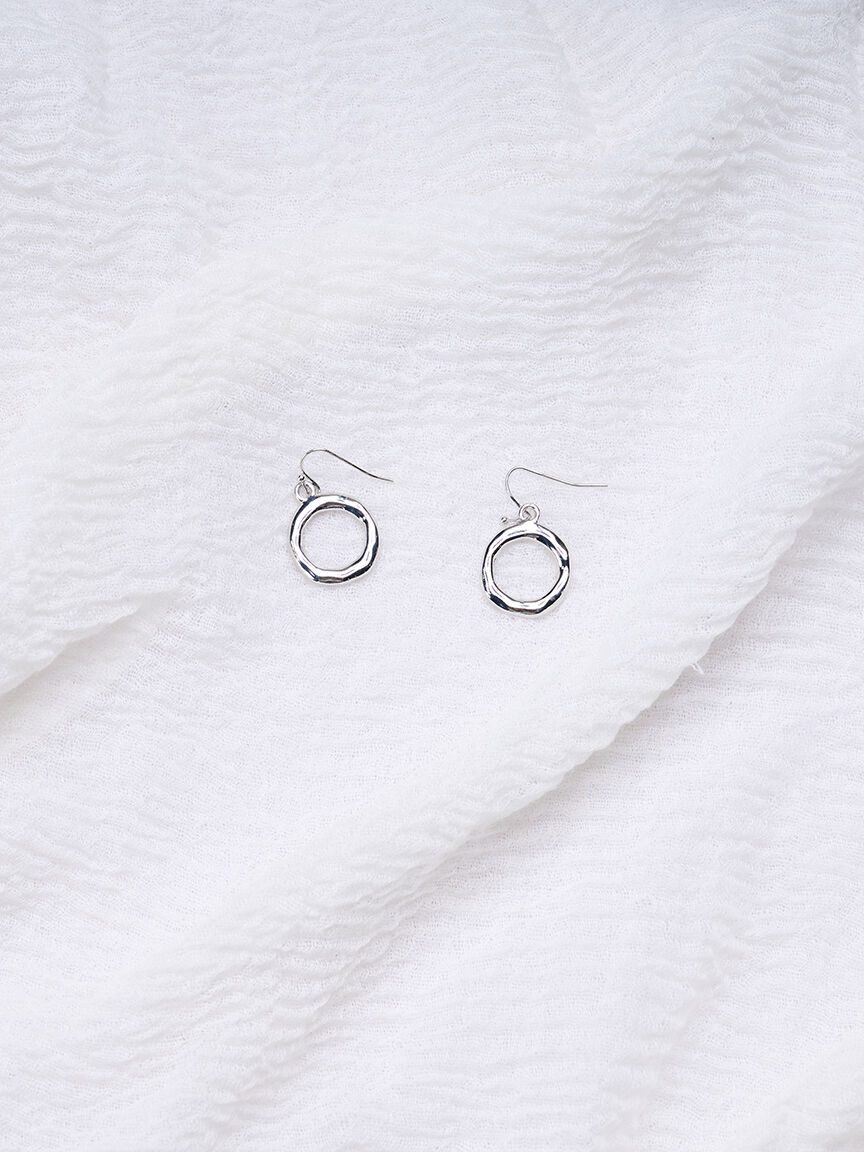 Necklace set with  interlocking circles and silver tassel